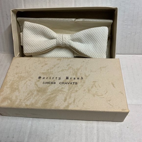 Society Brand Dress Cravats White Waffle Fabric Original Box 100% Silk - Picture 1 of 4